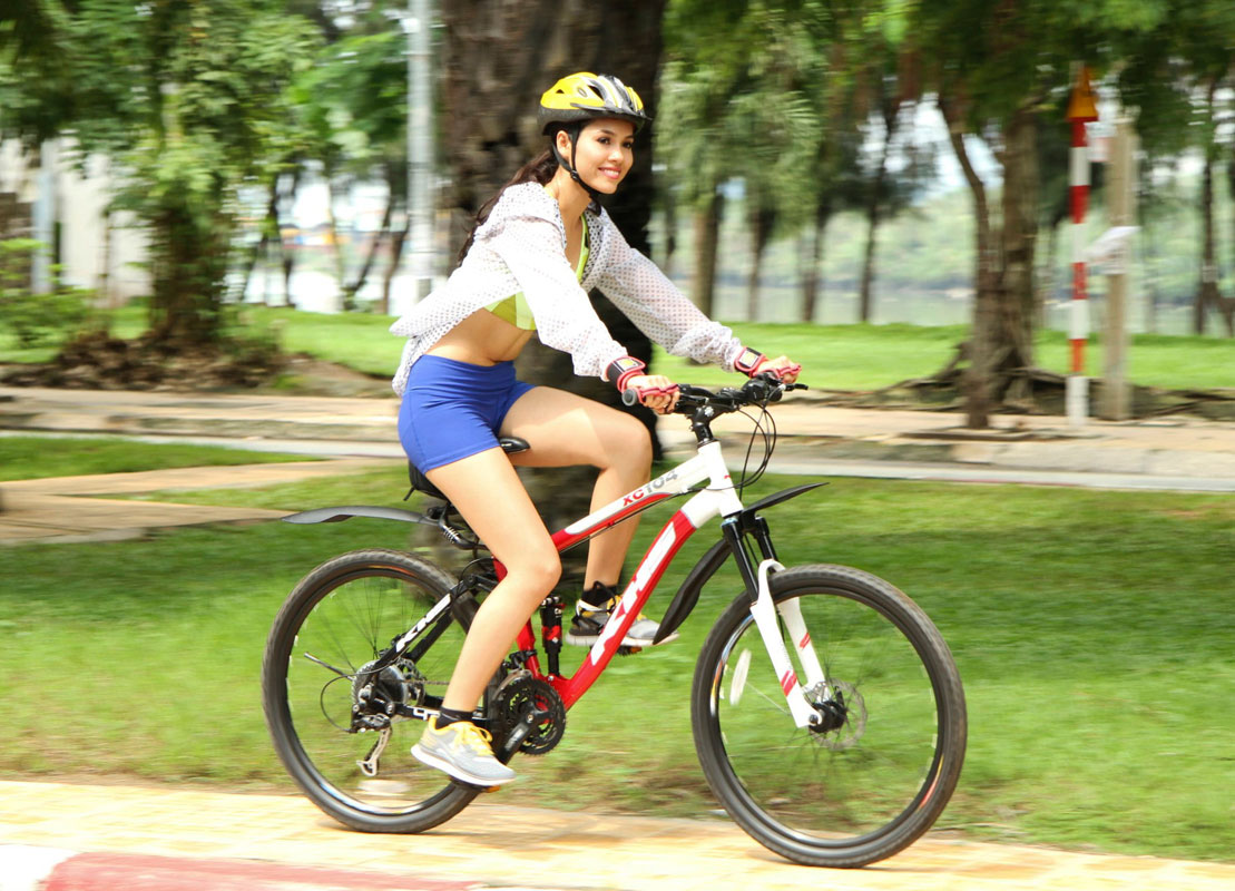 đạp xe đạp để giảm cân