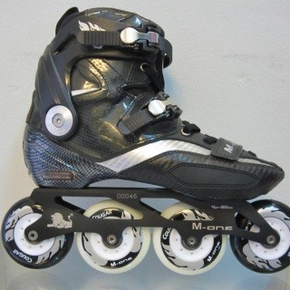 Giày trượt patin Carbon Cougar- M One